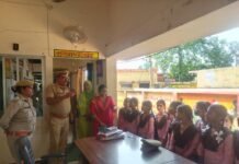 मिशन शक्ति फेज-6.0 के अंतर्गत साइबर सुरक्षा कार्यशाला के लाइव प्रसारण, कैरियर गाइडेंस एवं जनजागरूकता कार्यक्रमों के माध्यम से श्रावस्ती पुलिस ने छात्र-छात्राओं एवं महिलाओं को किया जागरूक*