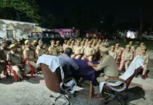 थाना तुलसीपुर में क्षेत्राधिकारी की अध्यक्षता में पुलिसकर्मियों की गोष्ठी आयोजित, त्योहारों की सुरक्षा, बीट सूचना एवं आगामी चुनाव की तैयारियों को लेकर दिए गए आवश्यक दिशा-निर्देश*