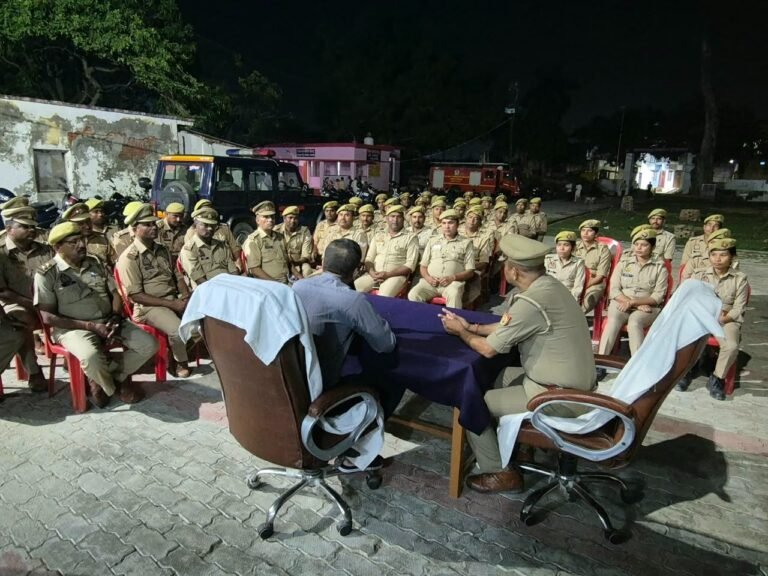 थाना तुलसीपुर में क्षेत्राधिकारी की अध्यक्षता में पुलिसकर्मियों की गोष्ठी आयोजित, त्योहारों की सुरक्षा, बीट सूचना एवं आगामी चुनाव की तैयारियों को लेकर दिए गए आवश्यक दिशा-निर्देश*
