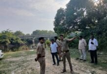 *माँ दुर्गा प्रतिमा विसर्जन के दृष्टिगत क्षेत्राधिकारी उतरौला द्वार गुमडी घाट विसर्जन स्थल का किया गया निरीक्षण, दिए आवश्यक दिशा-निर्देश*