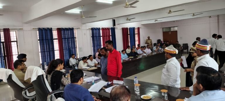जिलाधिकारी एवं पुलिस अधीक्षक की अध्यक्षता में तहसील जमुनहा में सम्पूर्ण समाधान दिवस का हुआ आयोजन*