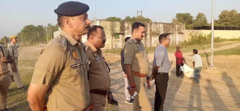 जिलाधिकारी बलरामपुर व पुलिस अधीक्षक बलरामपुर द्वारा आदिशक्ति माँ दुर्गा प्रतिमा विसर्जन के दृष्टिगत थाना पचपेड़वा क्षेत्र का भ्रमण कर कस्बा पचपेड़वा स्थित पुरैनिया तालाब विसर्जन स्थल का किया गया स्थलीय  निरीक्षण, तैयारियों एवं सुरक्षा व्यवस्थाओं का लिया जायजा,संबंधित को दिए आवश्यक दिशा-निर्देश*
