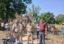 क्षेत्राधिकारी उतरौला द्वारा थाना रेहरा बाजार क्षेत्रान्तर्गत मां दुर्गा प्रतिमा विसर्जन स्थल सुंदरघाट का किया गया निरीक्षण, ड्यूटी में तैनात पुलिसकर्मियों को दिए गए आवश्यक दिशा-निर्देश*