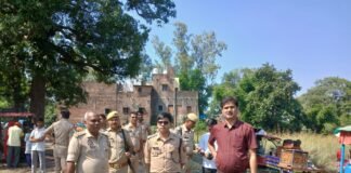क्षेत्राधिकारी उतरौला द्वारा थाना रेहरा बाजार क्षेत्रान्तर्गत मां दुर्गा प्रतिमा विसर्जन स्थल सुंदरघाट का किया गया निरीक्षण, ड्यूटी में तैनात पुलिसकर्मियों को दिए गए आवश्यक दिशा-निर्देश*