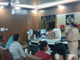 जनता दर्शन में पुलिस अधीक्षक ने सुनी जन समस्याएं, संबंधित को शीघ्र निस्तारण हेतु दिए निर्देश*