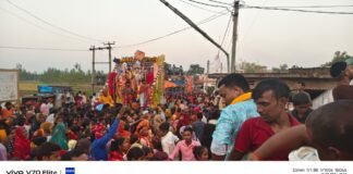 भंगहा बाजार में उमड़ा श्रद्धालुओं का जन सैलाब डीजे बाजे के साथ मां दुर्गा को नाम आंखों से दी गई विदाई