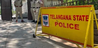 ‘एजेंट ने मेरे पति को धोखा देकर रूसी सेना में भर्ती कराया’, महिला ने सुरक्षित वापसी के लिए केंद्र सरकार से मांगी मदद 'एजेंट ने मेरे पति को धोखा देकर रूसी सेना में भर्ती कराया', महिला ने सुरक्षित वापसी के लिए केंद्र सरकार से मांगी मदद