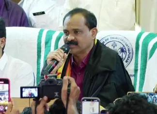 केरलम में गरमाई राजनीति, फर्जी हस्ताक्षर के आरोप में तिरुअनंतपुरम के महापौर पर मुकदमा केरलम में गरमाई राजनीति, फर्जी हस्ताक्षर के आरोप में तिरुअनंतपुरम के महापौर पर मुकदमा