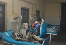 Basti News:एक स्टाफ नर्स के भरोसे चार वार्ड…मरीजों की देखभाल पर संकट – Four Wards Dependent On A Single Staff Nurse… Patient Care At Risk कर्मचारियों की कमी के चलते रात में बंद रहा आईसीयू वार्ड संवाद