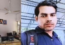 अलीगढ़:गोंडा ब्लॉक कार्यालय में पंखे से फंदा लगाकर सहायक लेखाकार ने दी जान, फॉरेंसिक टीम ने जुटाए साक्ष्य – Assistant Accountant Commits Suicide By Hanging अलीगढ़:गोंडा ब्लॉक कार्यालय में पंखे से फंदा लगाकर सहायक लेखाकार ने दी जान, फॉरेंसिक टीम ने जुटाए साक्ष्य - Assistant Accountant Commits Suicide By Hanging