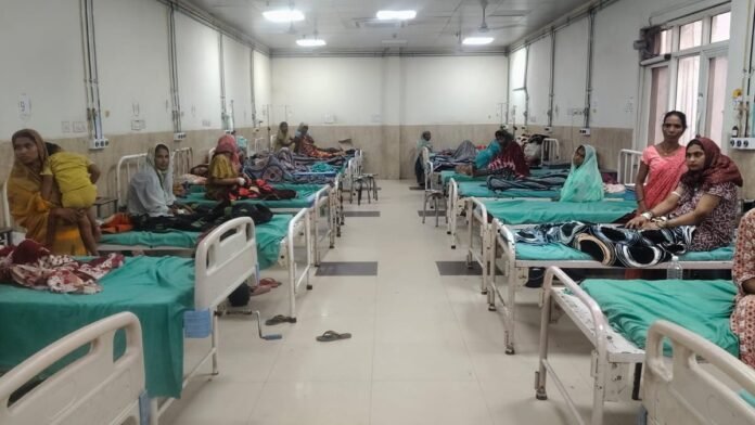 Basti News:मेडिकल कॉलेज में प्रसूताओं की भीड़... 60 बेड का वार्ड फुल - Crowd Of New Mothers At The Medical College... 60-bed Ward Full
