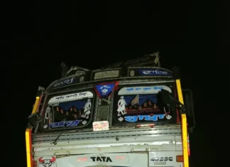 महाराष्ट्र में दर्दनाक हादसा: दुर्गा प्रतिमा विसर्जन से लौट रहे पिकअप वाहन को कंटेनर ने मारी टक्कर, 5 युवकों की मौत