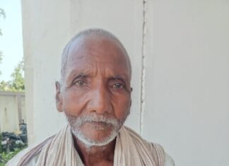 Shravasti News:साहब… ससुरालीजन कर रहे प्रताड़ित, परिजनों से नहीं करने देते बात – Sir… My In-laws Are Harassing Me And Not Letting Me Speak To My Family मल्हीपुर थाने में जन सुनवाई करती डीएम व एसपी।