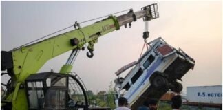कोटा में दर्दनाक सड़क हादसा, 25 यात्रियों से भरी टेंपो ट्रैवलर नाले में गिरी