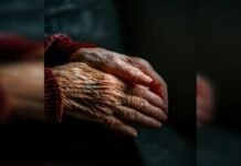 यूपी:77 साल की उम्र में मांगा जा रहा जन्म का सबूत, गवाह चाहिए 20 साल बड़ा; अटपटे नियम से बुजुर्ग परेशान – Up: Proof Of Birth Sought At Age 77, Witness Required To Be 20 Years Older; Elderly Facing Distress. UP: Proof of birth sought at age 77, witness required to be 20 years older; elderly facing distress.