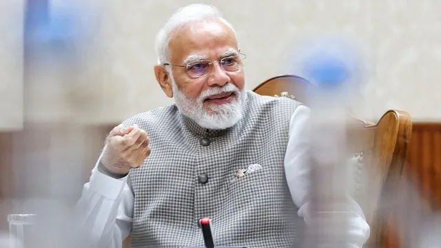 गुजरात के सीएम से भारत के पीएम तक… एक मुखिया के तौर पर प्रधानमंत्री मोदी के कार्यकाल के कैसे रहे 25 साल