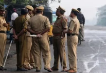 तेलंगाना में दिल दहला देने वाली घटना: पुलिस स्टेशन परिसर में चाय दुकानदार ने किया आत्मदाह, अस्पताल में मौत