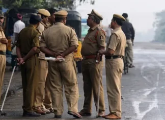 मध्य प्रदेश में बड़ा फर्जीवाड़ा, एमबीबीएस की फर्जी डिग्री से नौकरी पाने वाले बीएमओ पर एफआईआर मध्य प्रदेश में बड़ा फर्जीवाड़ा, एमबीबीएस की फर्जी डिग्री से नौकरी पाने वाले बीएमओ पर एफआईआर