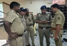छत्तीसगढ़ में छात्रा पर एसिड अटैक के आरोपितों पर भीड़ का हमला, चेहरे पर कालिख पोती
