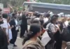 जंतर-मंतर जा रहे वकीलों को हिरासत में लेने पर बवाल, CJI के हस्तक्षेप के बाद पुलिस ने किया रिहा जंतर-मंतर जा रहे वकीलों को हिरासत में लेने पर बवाल, CJI के हस्तक्षेप के बाद पुलिस ने किया रिहा