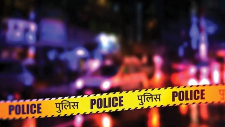 कानपुर:स्वरूप नगर में नशे में धुत कार चालक ने कई गाड़ियों में मारी टक्कर, बाल-बाल बचे लोग – Intoxicated Driver Rams Multiple Vehicles In Swaroop Nagar; People Have A Narrow Escape