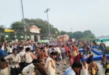 शारदीय नवरात्र:कड़ा धाम में सुबह चार बजे से गंगा स्नान के लिए उमड़ी भीड़, मंगला आरती के बाद खुले मां के कपाट – Shardiya Navratri Crowds Thronged Kada Dham From 4 Am For The Holy Dip In The Ganges Shardiya Navratri Crowds thronged Kada Dham from 4 AM for the holy dip in the Ganges