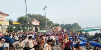 शारदीय नवरात्र:कड़ा धाम में सुबह चार बजे से गंगा स्नान के लिए उमड़ी भीड़, मंगला आरती के बाद खुले मां के कपाट – Shardiya Navratri Crowds Thronged Kada Dham From 4 Am For The Holy Dip In The Ganges Shardiya Navratri Crowds thronged Kada Dham from 4 AM for the holy dip in the Ganges