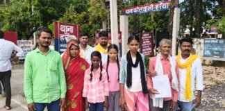 Basti News:संदिग्ध हालात में विवाहिता की मौत, हत्या का आरोप – Married Woman Dies Under Suspicious Circumstances; Murder Alleged Basti News:संदिग्ध हालात में विवाहिता की मौत, हत्या का आरोप - Married Woman Dies Under Suspicious Circumstances; Murder Alleged