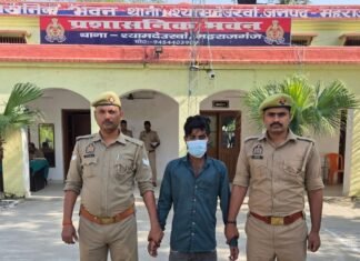 श्यामदेउरवा पुलिस ने युवती को भगाने वाला आरोपी पकड़ा:गोधवल चौराहे से हुई गिरफ्तारी, पुलिस ने न्यायालय भेजा श्यामदेउरवा पुलिस ने युवती को भगाने वाला आरोपी पकड़ा:गोधवल चौराहे से हुई गिरफ्तारी, पुलिस ने न्यायालय भेजा