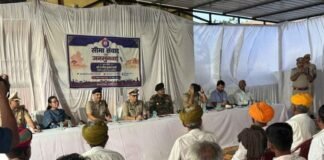 सीमा सुरक्षा के साथ ग्रामीणों का विश्वास जीतने पर जोर