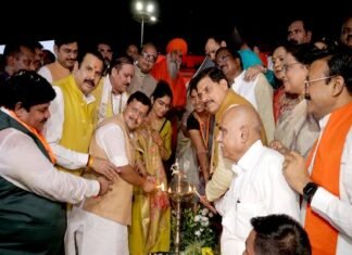 शिप्रा तट और महाकाल महालोक में 33.27 लाख दीये एकसाथ किये गये प्रज्ज्वलित, बना वर्ल्ड रिकार्ड