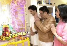 गणेश उत्सव में गोविंदा का खास अंदाज! देर रात घर पहुंचे बप्पा के दर्शन करने, फैंस से कही ये बात