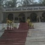 सिद्धार्थनगर में DM कार्यालय में वीडियो बनाने पर विवाद:कर्मचारियों से अभद्रता की, नाजिर ने कराया केस सिद्धार्थनगर में DM कार्यालय में वीडियो बनाने पर विवाद:कर्मचारियों से अभद्रता की, नाजिर ने कराया केस