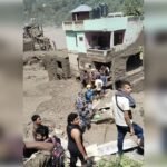 भोटेकोशी बाढ़ का स्कूलों पर कहर, 233 छात्र और 17 शिक्षक लापता