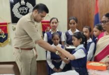 रक्षाबंधन पर खाकी और समाज के बीच मजबूत हुआ विश्वास का बंधन