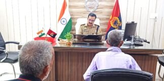पुलिस अधीक्षक बलरामपुर द्वारा पुलिस अधीक्षक कार्यालय में की गई जनसुनवाई