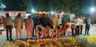 मा0 प्रधानमंत्री जी के जन्मदिवस के अवसर पर द्वीप जलाकर उन्हें जन्मदिन की शुभकामनाएं दी।