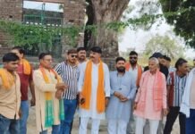 UP: मजार निर्माण को लेकर राष्ट्रीय हनुमान दल का प्रदर्शन,SDM से शिकायत जांच और निर्माण रोकने की मांग