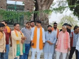 UP: मजार निर्माण को लेकर राष्ट्रीय हनुमान दल का प्रदर्शन,SDM से शिकायत जांच और निर्माण रोकने की मांग