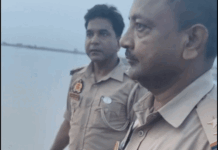 कलवारी-टांडा पुल से युवक ने सरयू नदी में लगाई छलांग:बस्ती में पुलिस टीम नाव से तलाश में जुटी, परिजनों से भी पूछताछ जारी
