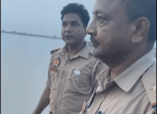 कलवारी-टांडा पुल से युवक ने सरयू नदी में लगाई छलांग:बस्ती में पुलिस टीम नाव से तलाश में जुटी, परिजनों से भी पूछताछ जारी