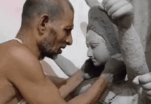 बस्ती में दृष्टिबाधित मूर्तिकार रामपाल की अनोखी मूर्तिकला:तीनों भाई जन्म से दिव्यांग, कोलकाता में पिता ने 4 साल की उम्र में सिखाया हुनर; अब लाखों की कमाई