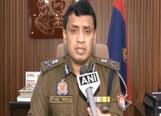 प्रयागराज: CM की मौजूदगी वाले कार्यक्रम से गायब मिले 40 जवान, कमिश्नर ने लगाई क्लास