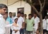 फिरोजाबाद में 103 ट्यूबवेल ऑपरेटरों की बहाली की मांग पर अनशन