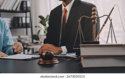 lawyer-explained-client-about-la.jpg