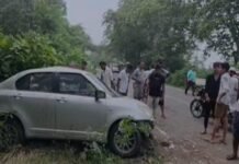 तेज रफ्तार कार का कहर, पेड़ से टकराकर पलटी गाड़ी; तीन युवकों की मौत