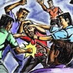 शराब के पैसे ना देने पर, पिता पुत्रों ने मिलकर पीटा मुकदमा दर्ज