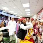 पूर्व सीएम अखिलेश ने मनाई महाराजा खेत सिंह खंगार जयंती